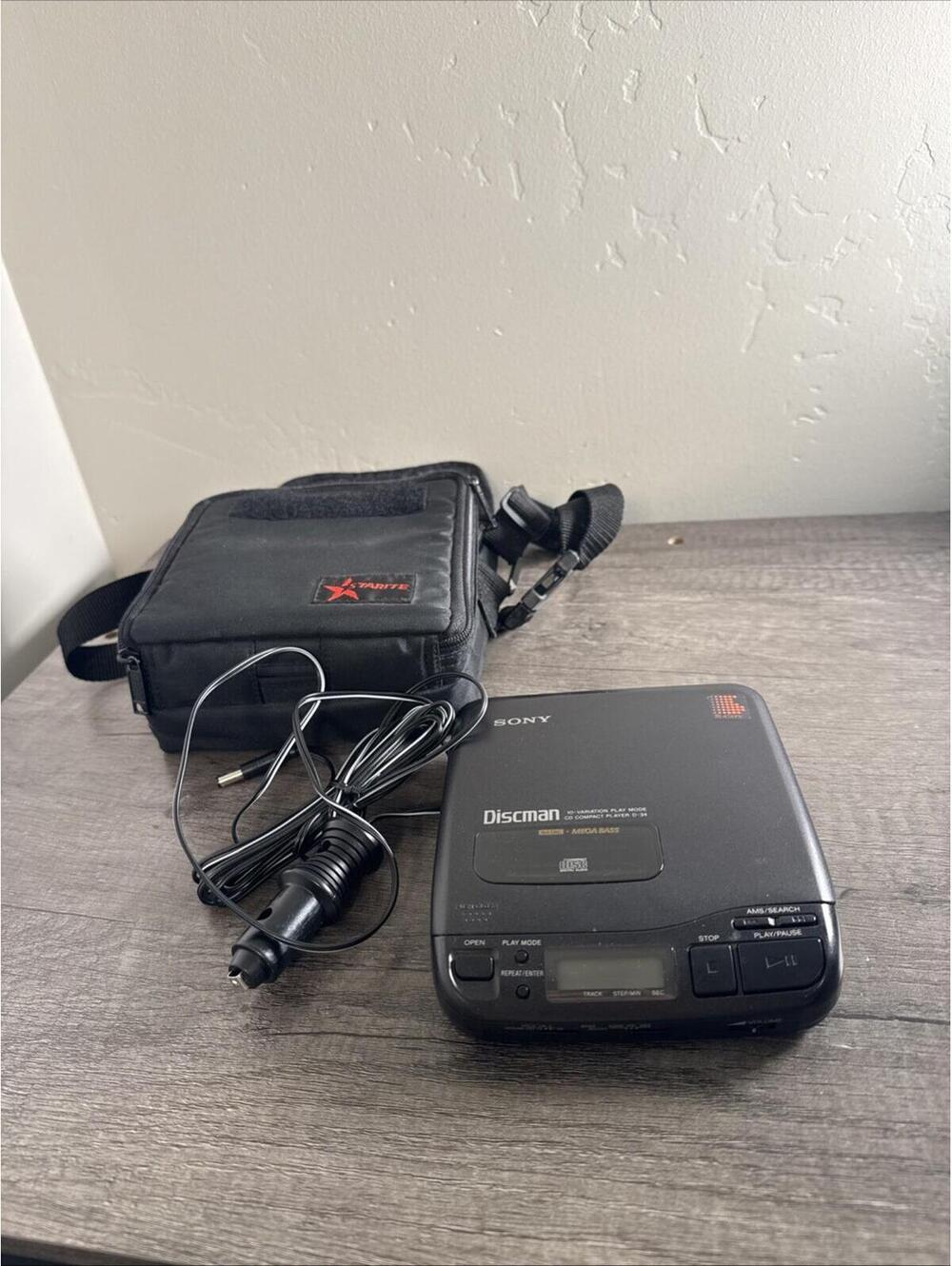 Sony Discman D-34 Portable CD Compact Player Mega Bass With Case And Charger
